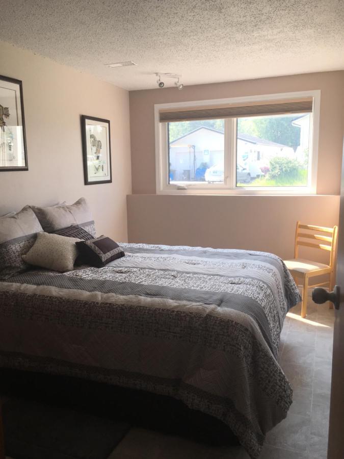 Polar Nights Bed & Breakfast Yellowknife Ngoại thất bức ảnh
