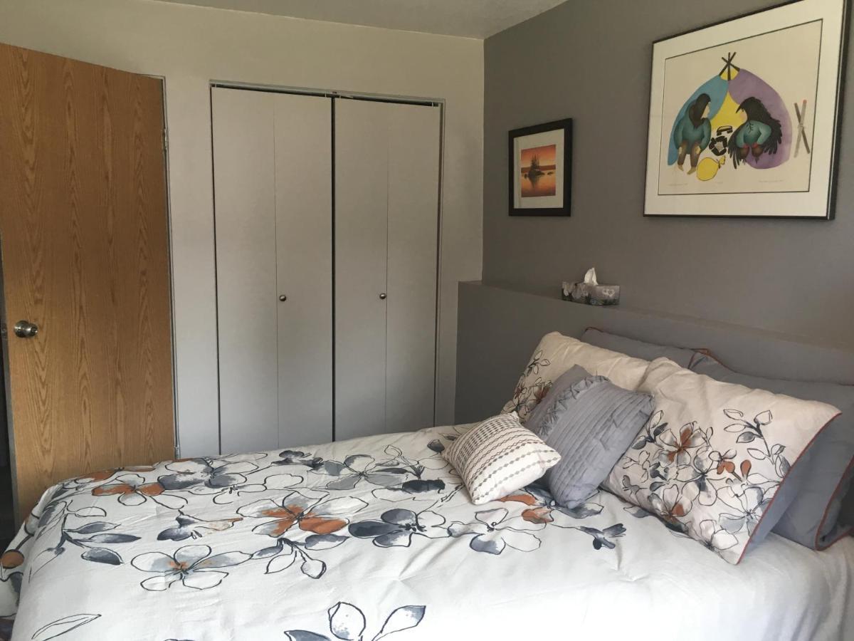 Polar Nights Bed & Breakfast Yellowknife Ngoại thất bức ảnh