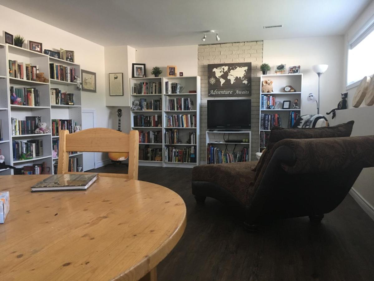 Polar Nights Bed & Breakfast Yellowknife Ngoại thất bức ảnh