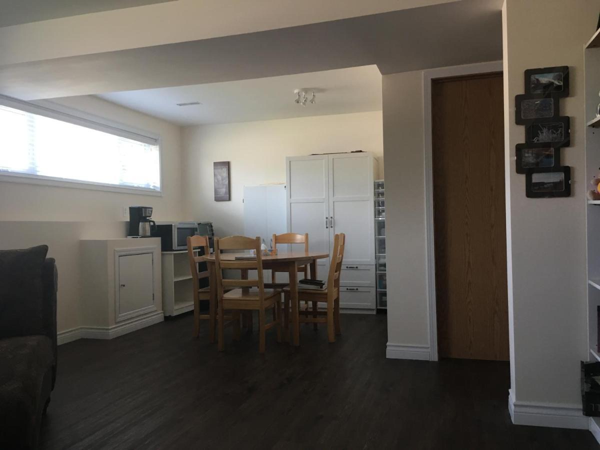 Polar Nights Bed & Breakfast Yellowknife Ngoại thất bức ảnh
