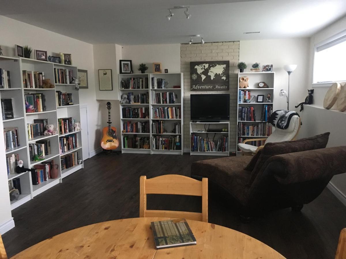 Polar Nights Bed & Breakfast Yellowknife Ngoại thất bức ảnh
