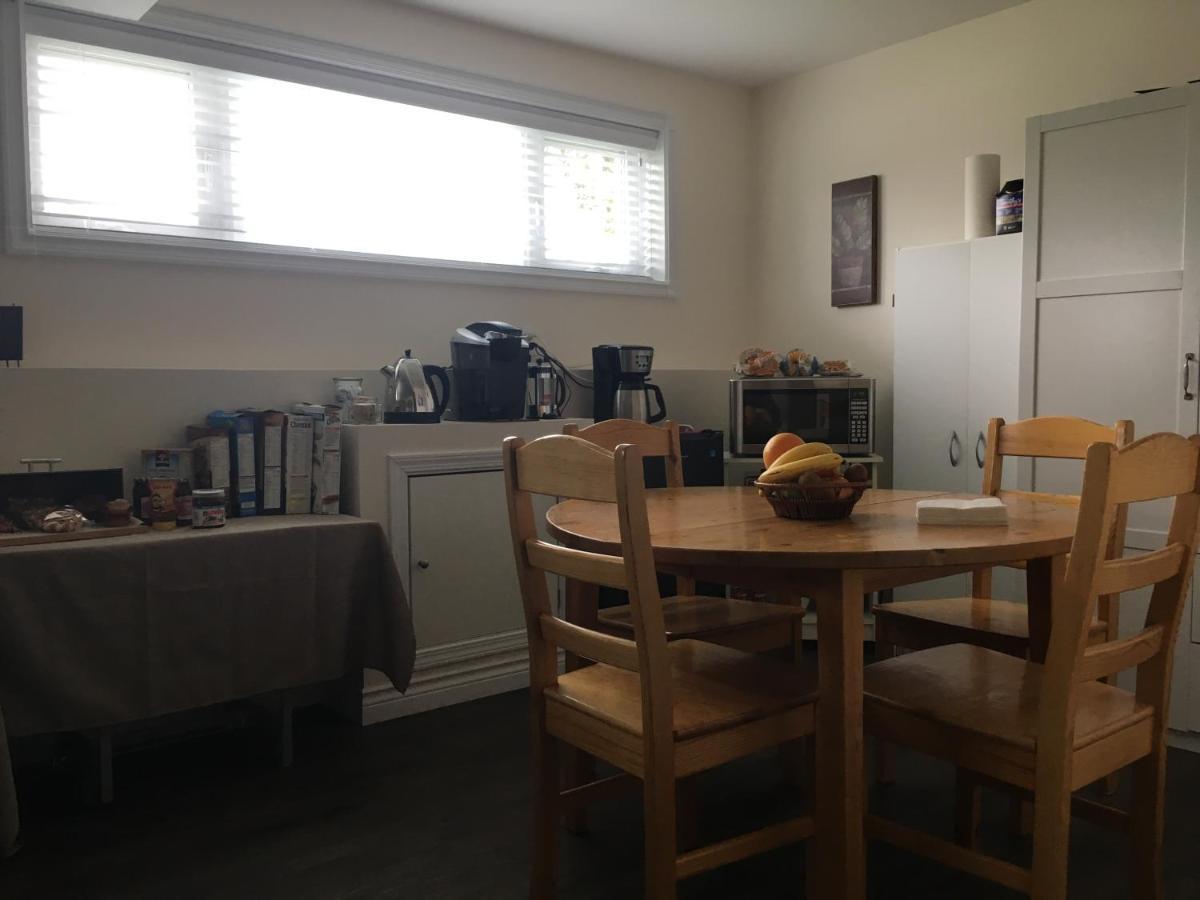 Polar Nights Bed & Breakfast Yellowknife Ngoại thất bức ảnh