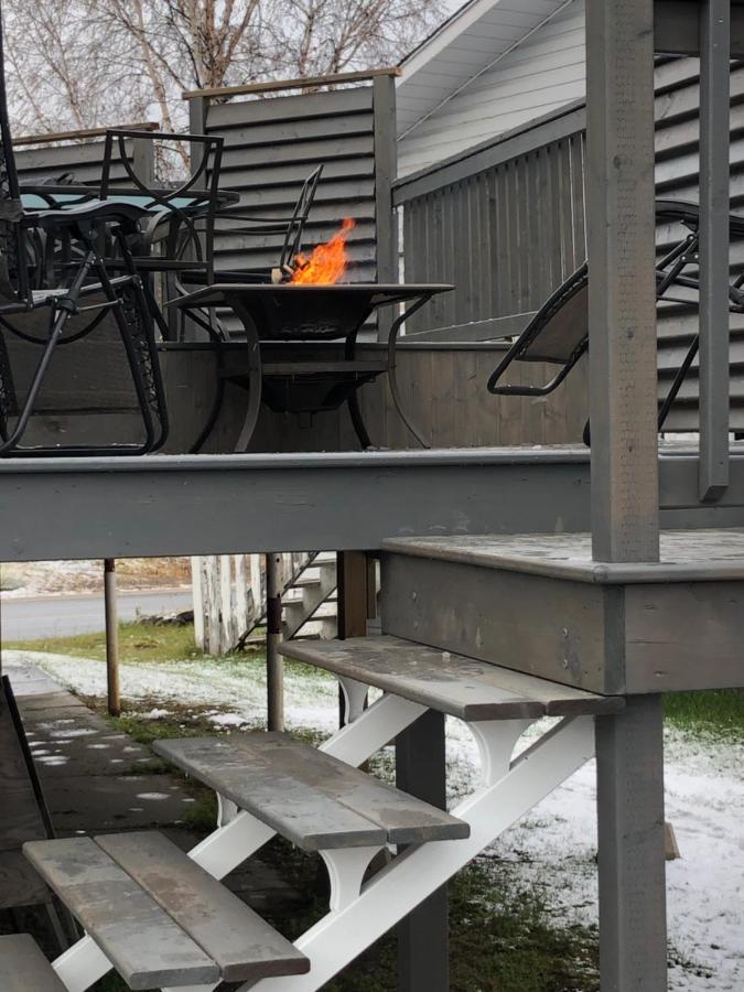 Polar Nights Bed & Breakfast Yellowknife Ngoại thất bức ảnh